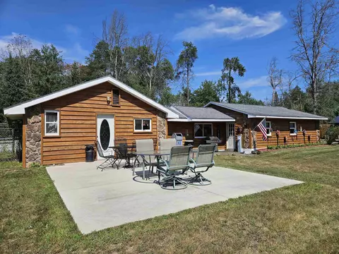 w10950 Center Avenue, Crivitz, WI 54114