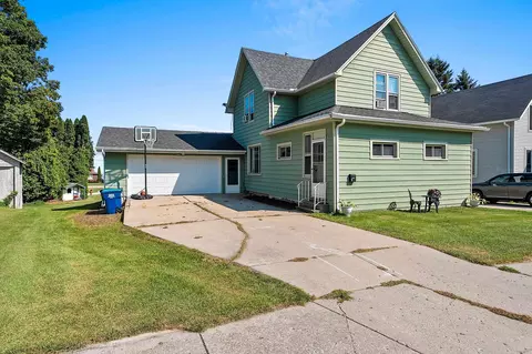 1126 Dodge St, Kewaunee, WI 54216