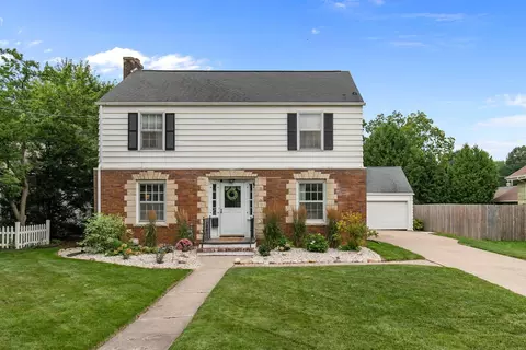 1521 S Memorial Dr, Appleton, WI 54915 photo 2