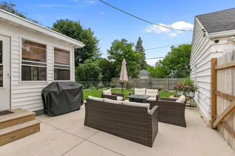 1521 S Memorial Dr, Appleton, WI 54915 photo 3
