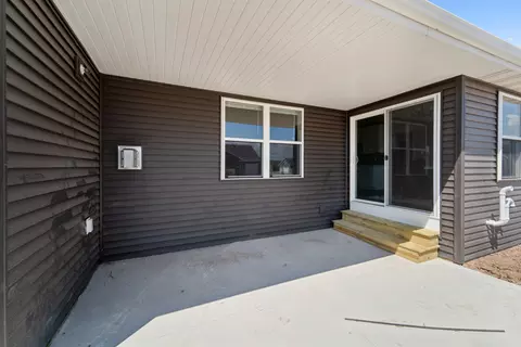 Exterior - 2951 E Sunstone Pl, Appleton, WI 54913 photo 3 of 3