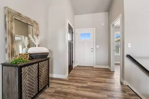 Entry Way - 2951 E Sunstone Pl, Appleton, WI 54913 photo 1 of 3