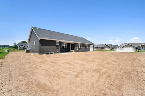 Exterior - 2951 E Sunstone Pl, Appleton, WI 54913 photo 2 of 3