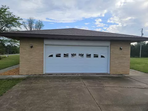 Exterior - n9264 Us 41, Daggett, MI 49821 photo 6 of 8