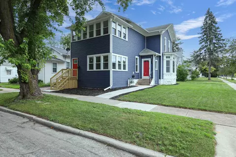 553 W 16th Ave, Oshkosh, WI 54902