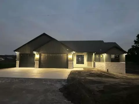 3771 Westpoint Rd, Suamico, WI 54313