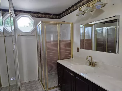 Bath - 206 E Sessions St, Waupaca, WI 54981 photo 2 of 4