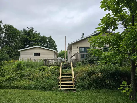 Exterior - 206 E Sessions St, Waupaca, WI 54981 photo 1 of 5