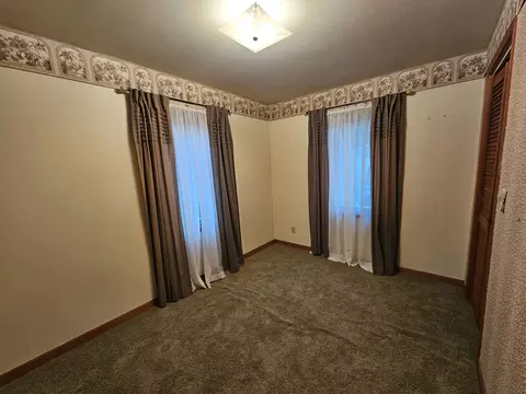 Bedroom - 206 E Sessions St, Waupaca, WI 54981 photo 3 of 3