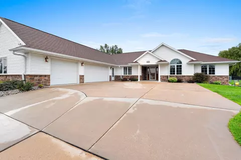 2830 Belle Plane Rd, Green Bay, WI 54313