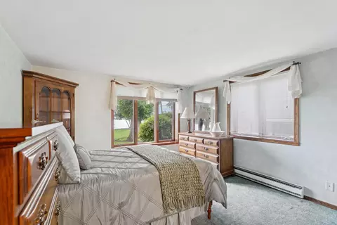 Bedroom - 2213 Sunrise Dr, Appleton, WI 54914 photo 5 of 6