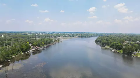 View/Area - 2213 Sunrise Dr, Appleton, WI 54914 photo 8 of 9