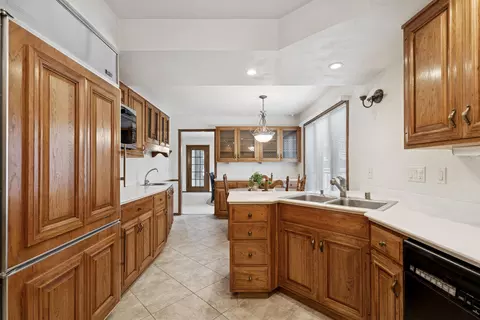 Kitchen - 2213 Sunrise Dr, Appleton, WI 54914 photo 2 of 3