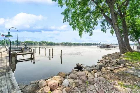 View/Area - 2213 Sunrise Dr, Appleton, WI 54914 photo 1 of 9