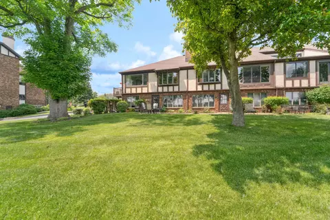 Exterior - 2213 Sunrise Dr, Appleton, WI 54914 photo 10 of 18
