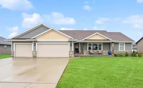 2222 Creeksedge Cir, De Pere, WI 54115