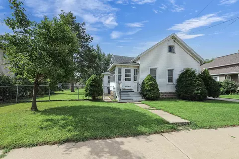 921 W 9th Ave, Oshkosh, WI 54902