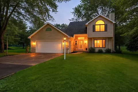 2429 S Carleton Ave, Appleton, WI 54915