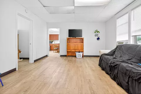 Living - 1626 N Oneida St, Appleton, WI 54911 photo 4 of 5