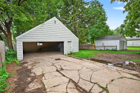 Exterior - 1626 N Oneida St, Appleton, WI 54911 photo 9 of 11