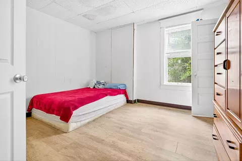 Bedroom - 1626 N Oneida St, Appleton, WI 54911 photo 1 of 10