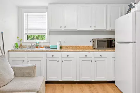 Kitchen - 1626 N Oneida St, Appleton, WI 54911 photo 5 of 7