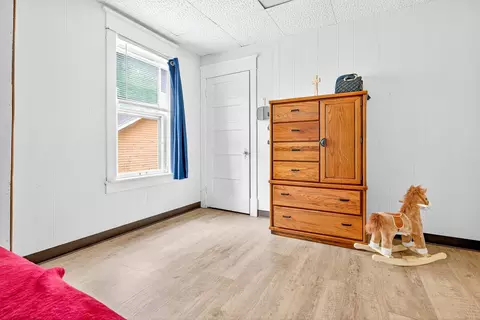 Bedroom - 1626 N Oneida St, Appleton, WI 54911 photo 2 of 10