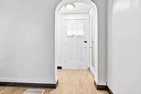 Entry Way - 1626 N Oneida St, Appleton, WI 54911 photo 1 of 3