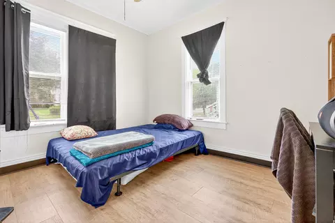 Bedroom - 1626 N Oneida St, Appleton, WI 54911 photo 3 of 10