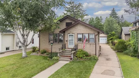 935 Monroe St, Oshkosh, WI 54901