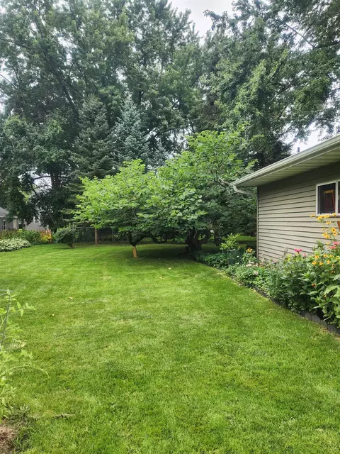 Exterior - 1509 W Franklin St, Appleton, WI 54914 photo 3 of 4