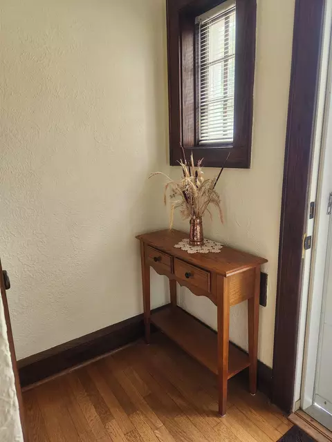 Entry Way - 1509 W Franklin St, Appleton, WI 54914 photo 1 of 2