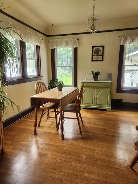 Dining - 1509 W Franklin St, Appleton, WI 54914 photo 1 of 2