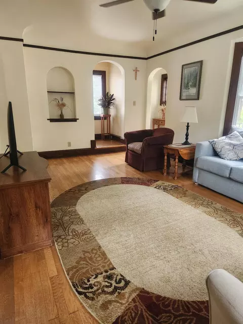Living - 1509 W Franklin St, Appleton, WI 54914 photo 3 of 4