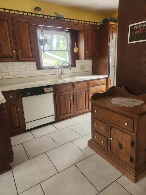 Kitchen - 1509 W Franklin St, Appleton, WI 54914 photo 3 of 3