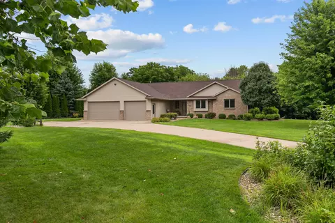 2412 Manitowoc Rd, Menasha, WI 54952