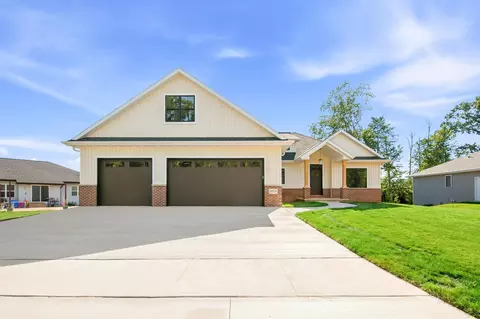 3224 Eclipse Dr, Green Bay, WI 54311