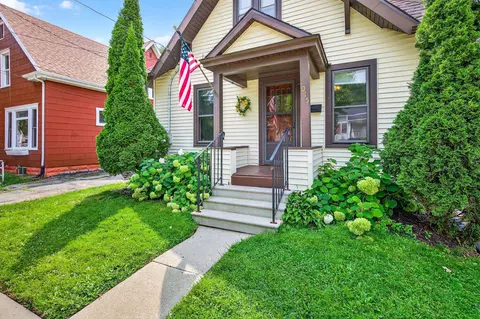 1015 Eldorado St, Appleton, WI 54911 photo 2