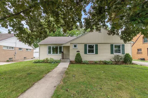728 Wilson St, Menasha, WI 54952