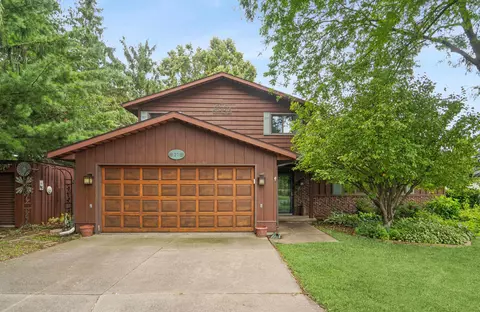 27 Caribou Ct, Appleton, WI 54911