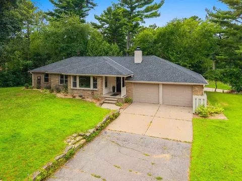 731 Josephine Cir, Green Bay, WI 54311