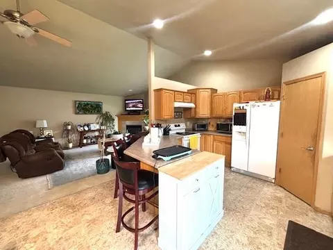2930 Glenpark Dr, Appleton, WI 54914 photo 4