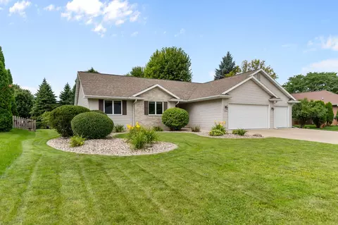Exterior - 993 S Crocus Ln, Appleton, WI 54914 photo 1 of 5