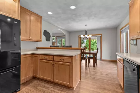 Kitchen - 993 S Crocus Ln, Appleton, WI 54914 photo 2 of 3