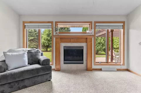 Living - 993 S Crocus Ln, Appleton, WI 54914 photo 3 of 3