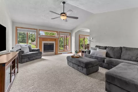 Living - 993 S Crocus Ln, Appleton, WI 54914 photo 1 of 3