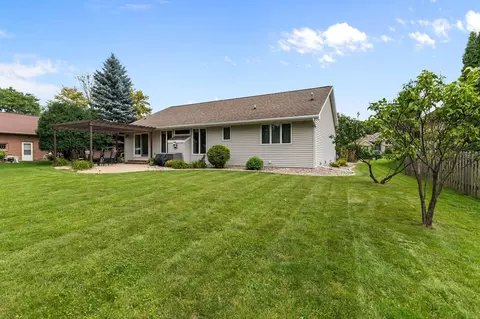Exterior - 993 S Crocus Ln, Appleton, WI 54914 photo 5 of 5