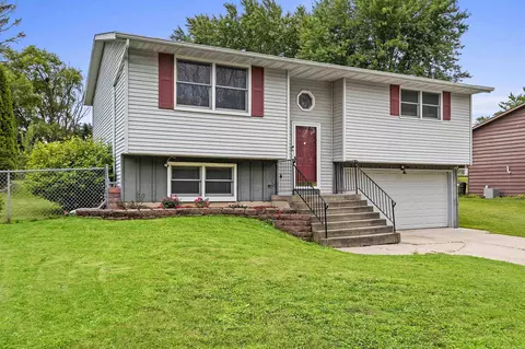 2350 Van Beek Rd, Green Bay, WI 54311