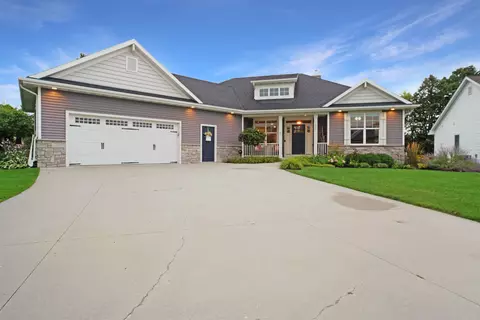 1227 Greystone Dr, Plymouth, WI 53073