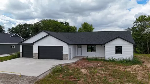 1335 Bens Way, Kaukauna, WI 54130 photo 2